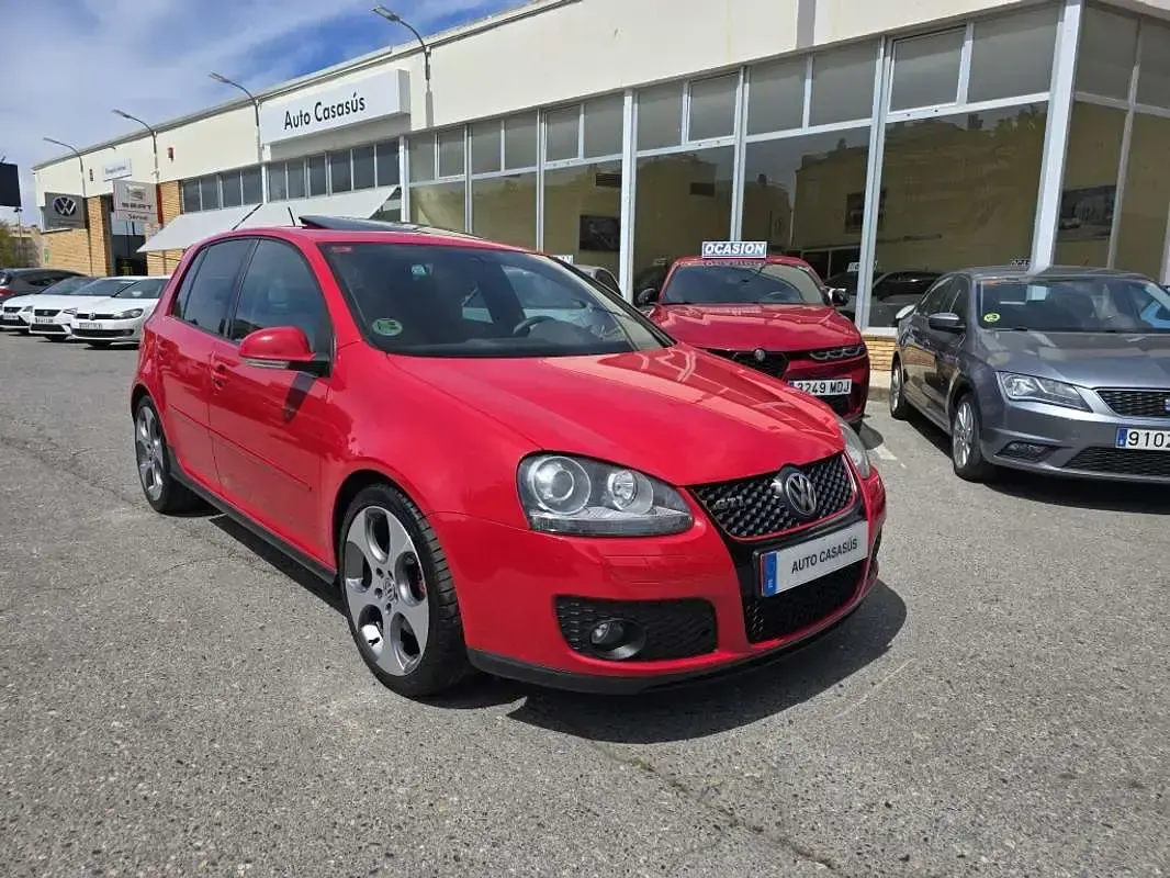 Usado VW Golf V GTI 200 CV (147 kW) 2008 Rojo Utilitario