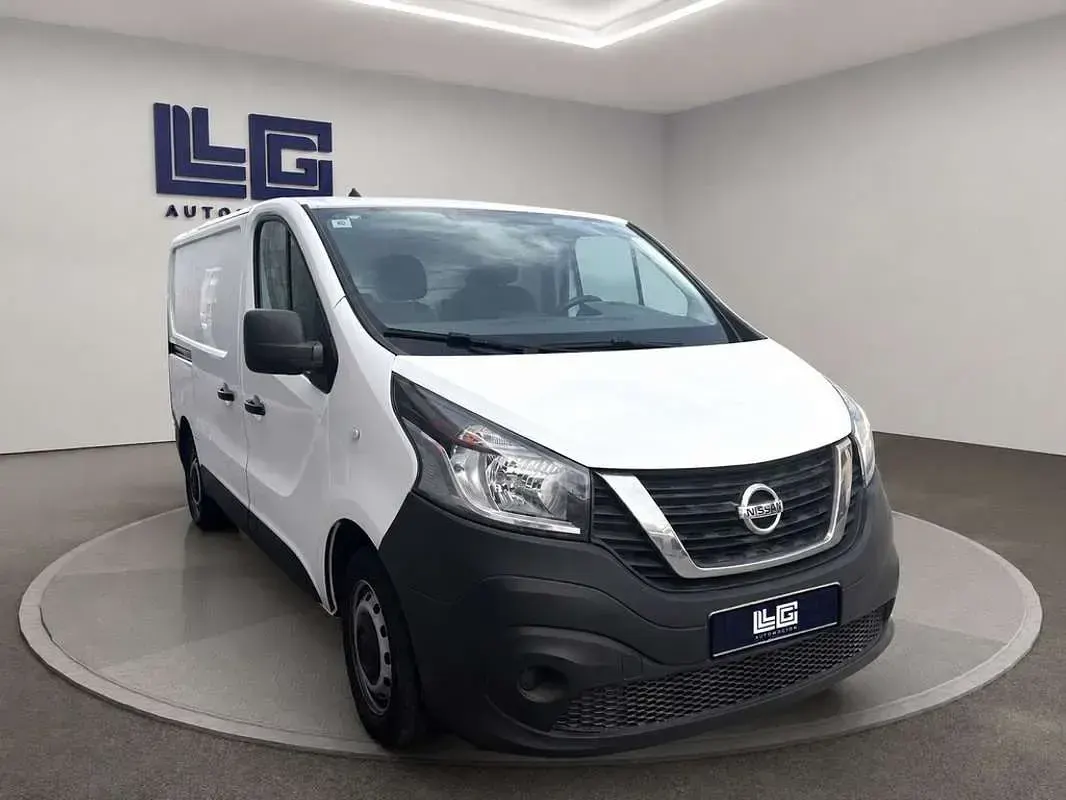 Usado Nissan NV300 120 CV (88 kW) 2022 Blanco Van