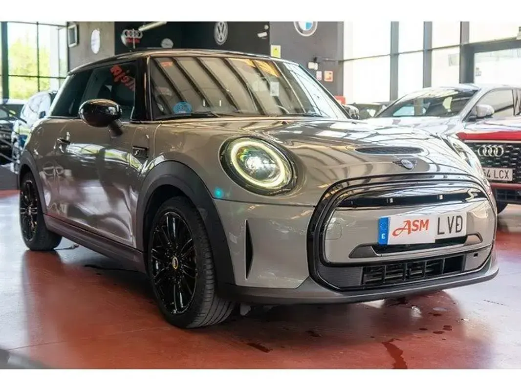 Usado Mini Cooper SE 135 kW (184 CV) 2021 Gris Utilitario