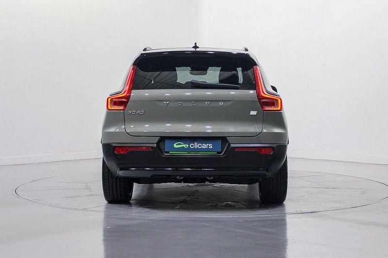 Usado Volvo XC40 Plus 180 kW (245 CV) 2023 Verde SUV