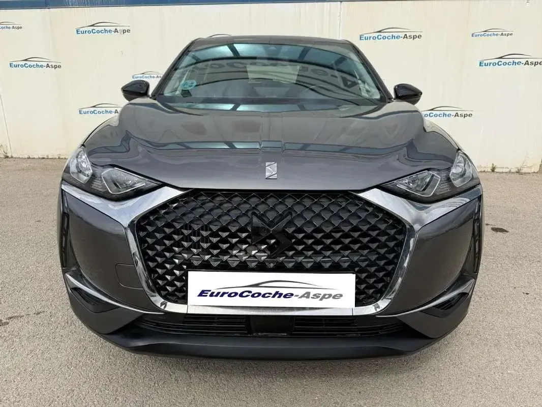Usado DS Automobiles DS3 Crossback So Chic 111 CV (81 kW) 2021 Gris SUV