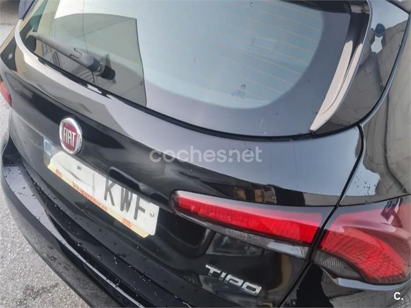 Negro Usado 2018 Fiat Tipo Lounge Familiar | 10.500 € (Precio justo) - Imagen 1/4