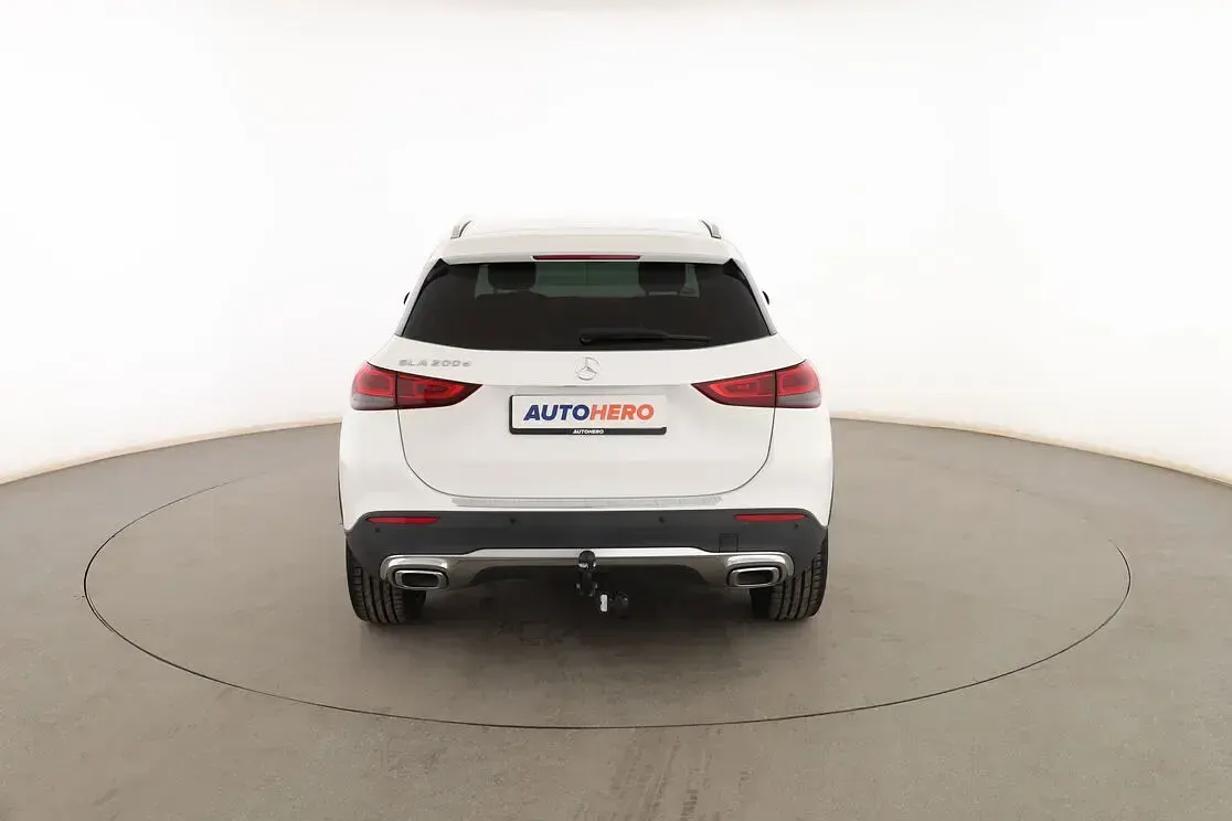Usado Mercedes GLA200 Progressive 150 CV (110 kW) 2020 Blanco SUV