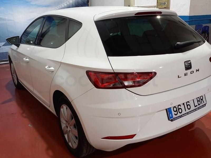 Usado Seat Leon Reference 115 CV (84 kW) 2019 Blanco Familiar