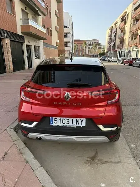 Usado Renault Captur Zen 130 CV (95 kW) 2021 Rojo SUV