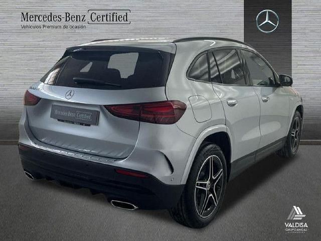 Usado Mercedes GLA250 AMG line 218 CV (160 kW) 2025 Plata hightech SUV