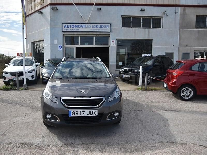 Usado Peugeot 2008 Active 82 CV (60 kW) 2015 Gris / plata SUV