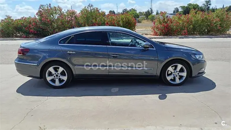 Usado VW CC 140 CV (102 kW) 2014 Gris / plata Berlina