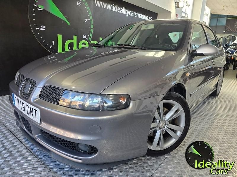 Usado Seat Leon FR 150 CV (110 kW) 2005 Gris / plata Utilitario