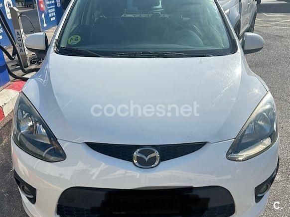 Usado Mazda 2 Style 90 CV (66 kW) 2011 Blanco Berlina