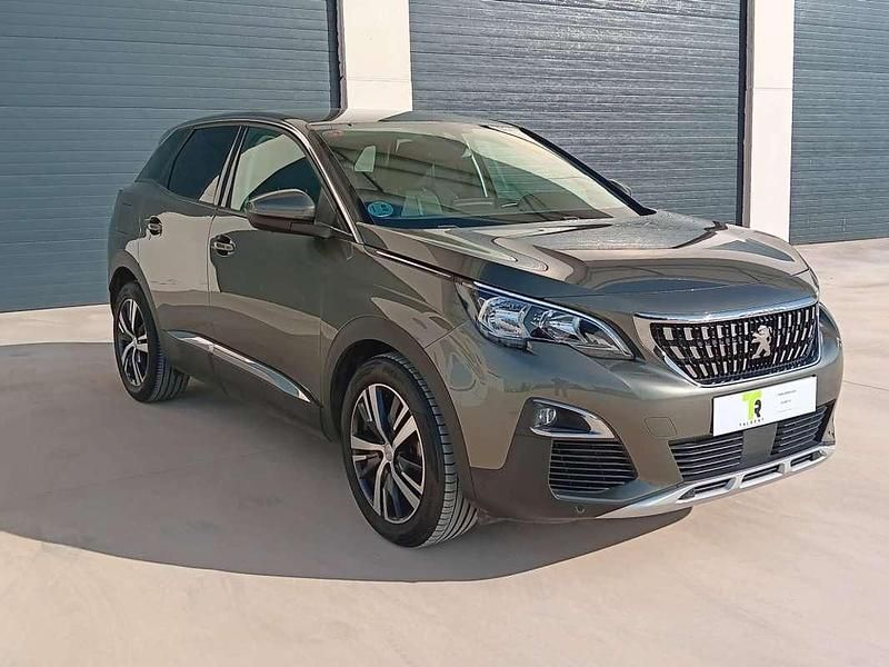 Usado Peugeot 3008 Allure 131 CV (96 kW) 2020 Verde SUV