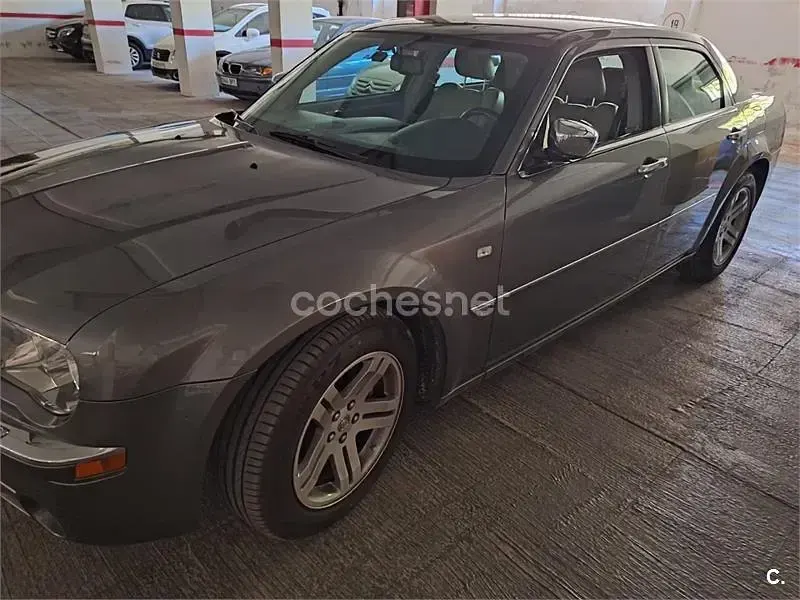 Usado Chrysler 300C 218 CV (160 kW) 2007 Gris / plata Berlina
