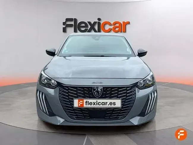 Usado Peugeot 208 Allure 100 CV (73 kW) 2025 Gris Utilitario