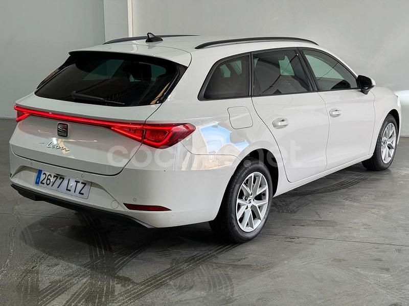 Używany Seat Leon Style 115 KM (84 kW) 2021 Biały Kombi