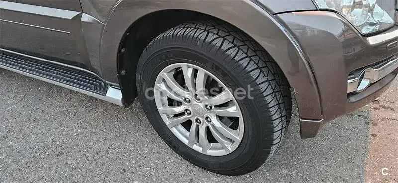 Usado Mitsubishi Montero 200 CV (147 kW) 2014 Marrón SUV