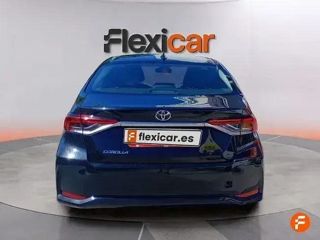 Usado Toyota Corolla Active 140 CV (102 kW) 2023 Negro Berlina