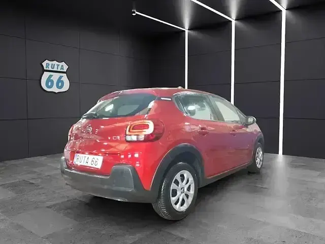 Usado Citroën C3 Feel 82 CV (60 kW) 2019 Rojo Utilitario