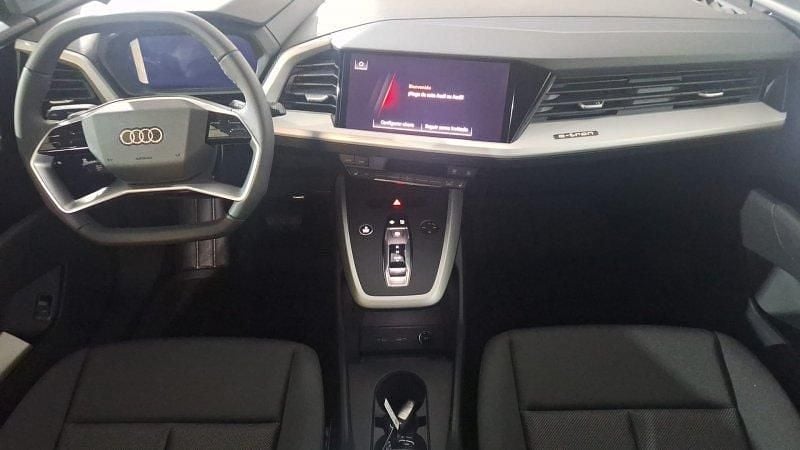 Usado Audi Q4 Sportback e-tron Sport 150 kW (204 CV) 2025 Negro mito metalizado SUV