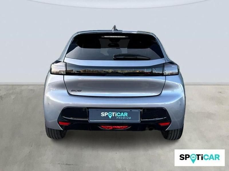Usado Peugeot 208 Allure 102 CV (75 kW) 2024 Gris Utilitario