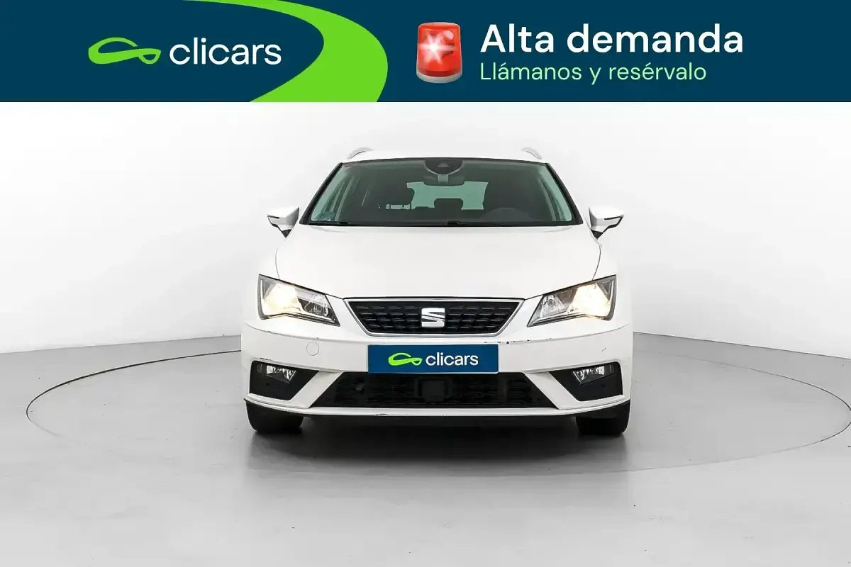 Usado Seat Leon Style 115 CV (84 kW) 2019 Blanco Familiar