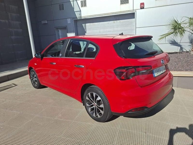 Usado Fiat Tipo Mirror 95 CV (69 kW) 2020 Granate Berlina
