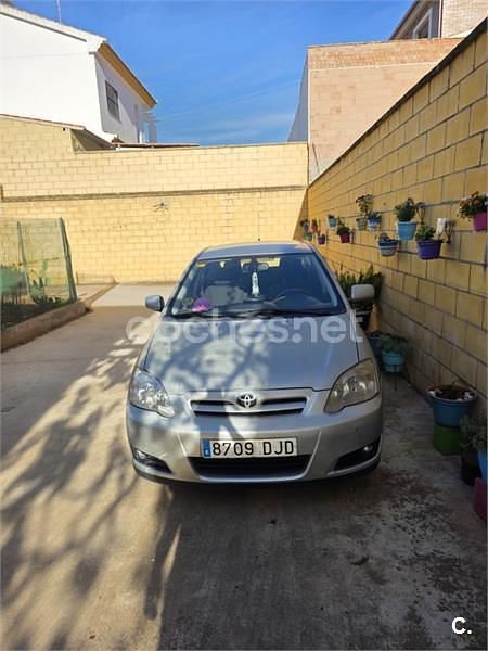Usado Toyota Corolla Sol 116 CV (85 kW) 2005 Gris / plata Berlina