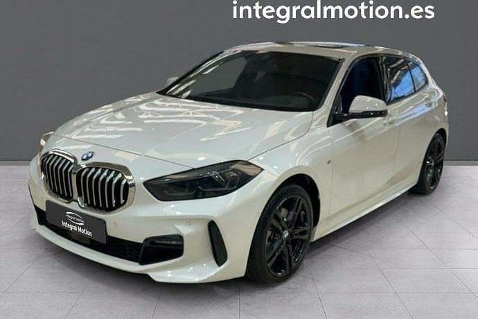 Blanco Usado 2022 BMW 118 Utilitario | 29.900 € - Imagen 1/4