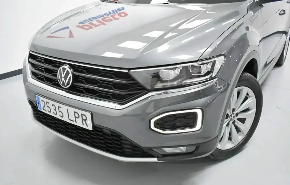 Usado VW T-Roc Advance 116 CV (85 kW) 2021 Gris SUV