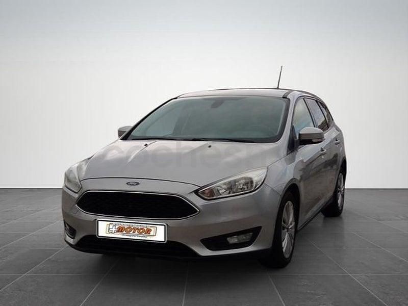 Usado Ford Focus Trend 115 CV (84 kW) 2015 Gris / plata Familiar