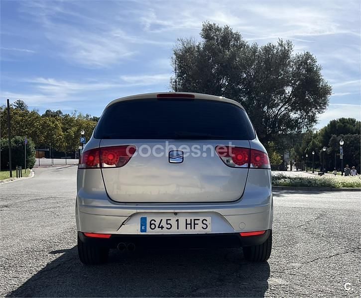 Gris / plata Usado 2011 Seat Altea XL Style Monovolumen | 5800 € (Buen precio) - Imagen 1/4