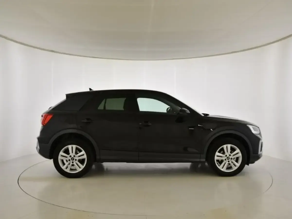 Usado Audi Q2 110 CV (80 kW) 2022 Negro SUV