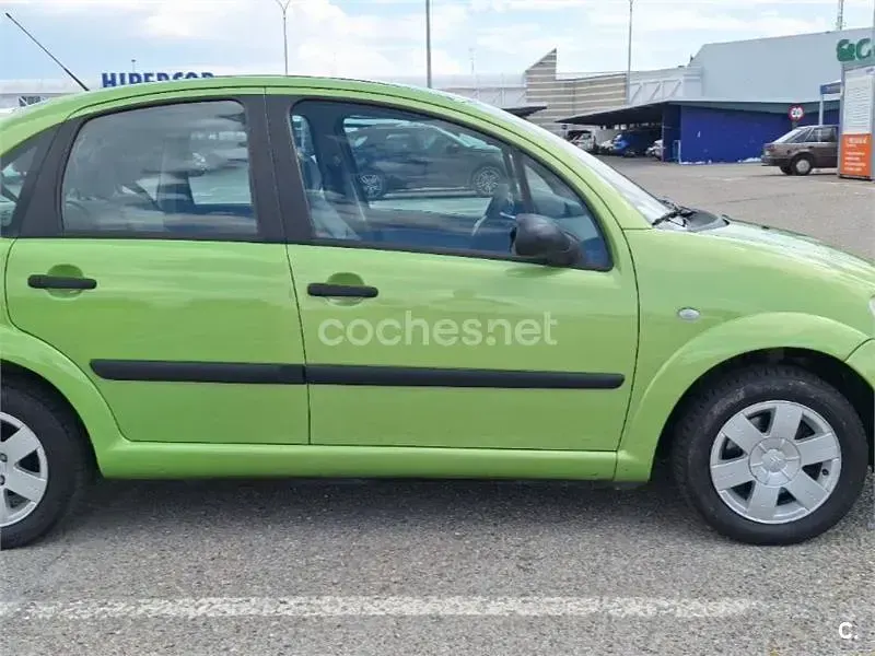 Usado Citroën C3 61 CV (44 kW) 2005 Verde Berlina