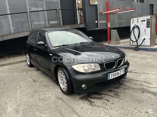 Usado BMW 118 122 CV (89 kW) 2005 Negro Utilitario