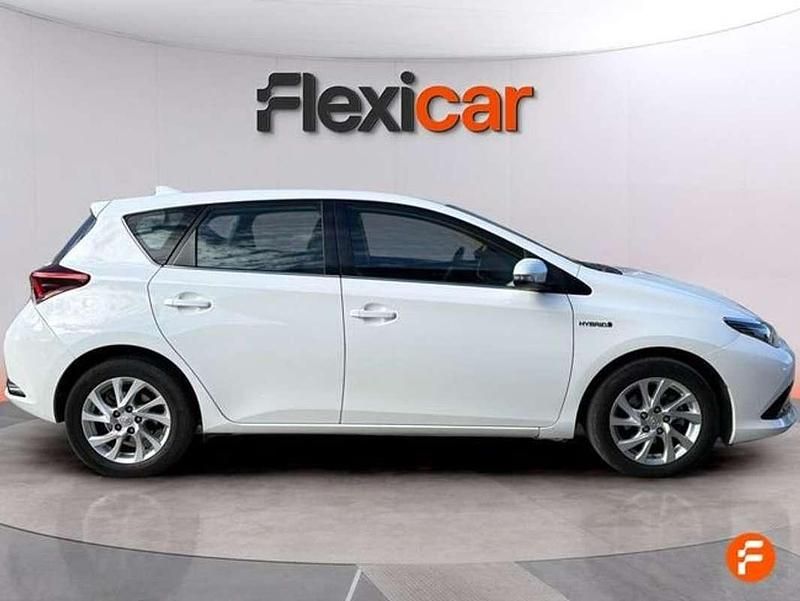 Usado Toyota Auris Hybrid Active 136 CV (100 kW) 2018 Blanco Utilitario