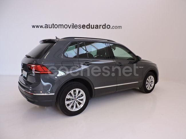 Usado VW Tiguan Life 245 CV (180 kW) 2022 Gris / plata SUV