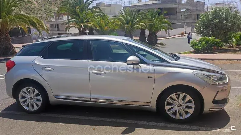 Usado Citroën DS5 200 CV (147 kW) 2014 Gris / plata Utilitario