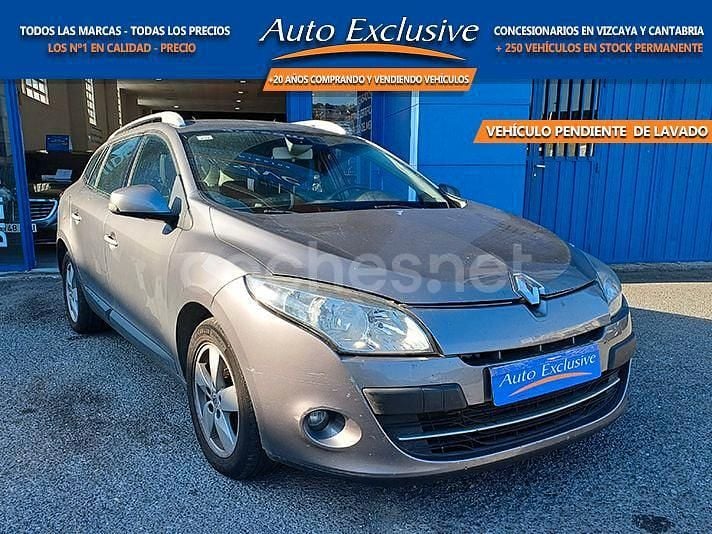 Gris / plata Usado 2009 Renault Mégane GrandTour Dynamique Familiar | 5240 € (Precio justo) - Imagen 1/4