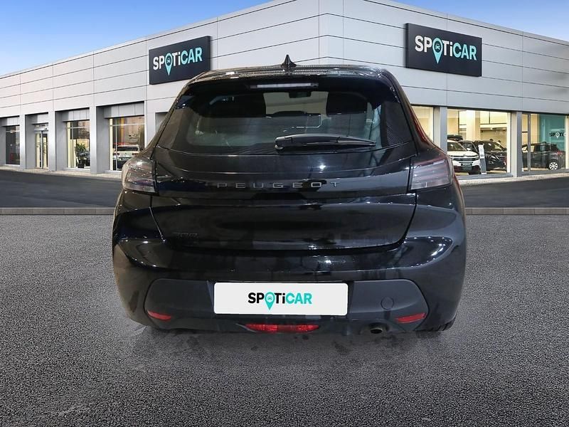 Usado Peugeot 208 Active 100 CV (73 kW) 2024 Negro Utilitario