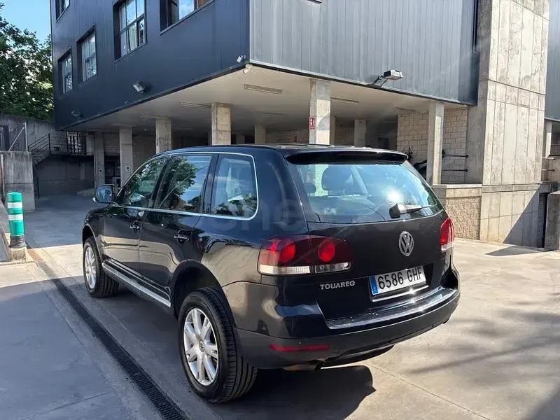 Usado VW Touareg R 174 CV (127 kW) 2008 Negro SUV