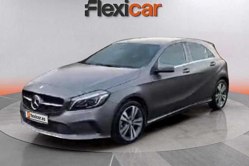 Usado Mercedes A220 Style 177 CV (130 kW) 2016 Gris Utilitario