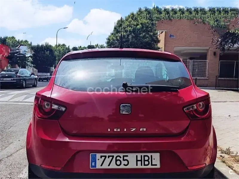 Usado Seat Ibiza SC Style 90 CV (66 kW) 2012 Rojo Utilitario