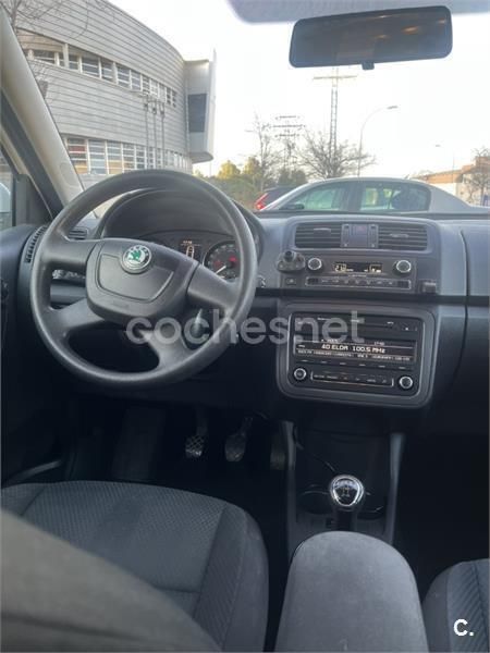 Usado Skoda Fabia Elegance 85 CV (62 kW) 2012 Blanco Utilitario