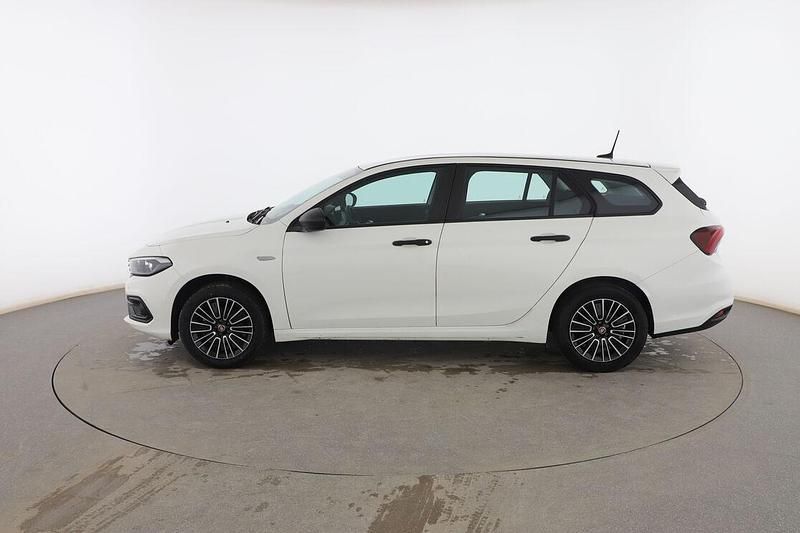 Usado Fiat Tipo Cross 131 CV (96 kW) 2024 Blanco Familiar