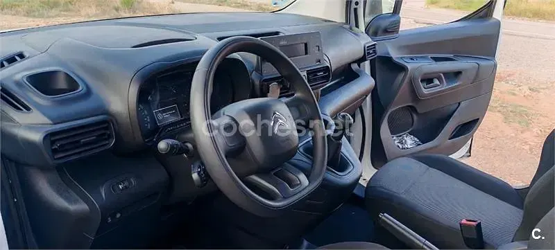 Usado Citroën Berlingo Live 102 CV (75 kW) 2020 Blanco Monovolumen
