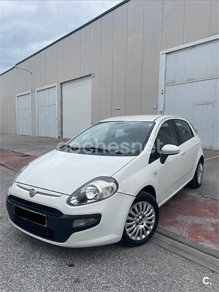 Usado Fiat Punto Evo Dynamic 65 CV (47 kW) 2010 Blanco Utilitario
