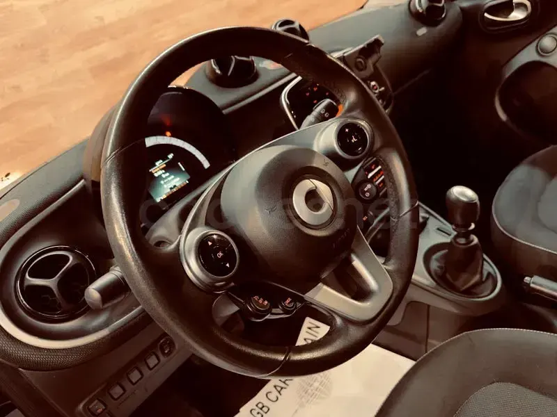 Usado Smart ForFour Passion 90 CV (66 kW) 2016 Blanco Utilitario