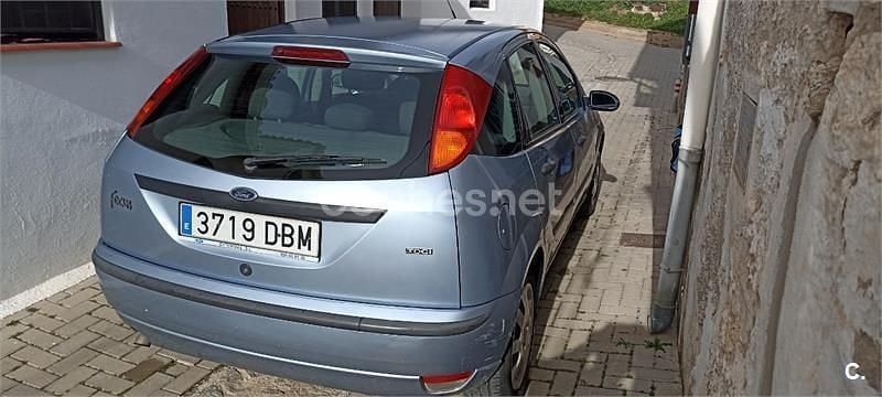 Usado Ford Focus Trend 100 CV (73 kW) 2004 Azul Berlina