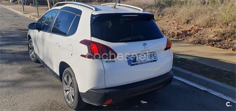 Usado Peugeot 2008 Style 82 CV (60 kW) 2018 Blanco SUV