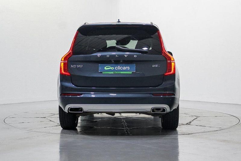 Usado Volvo XC90 Momentum 235 CV (172 kW) 2021 Azul SUV