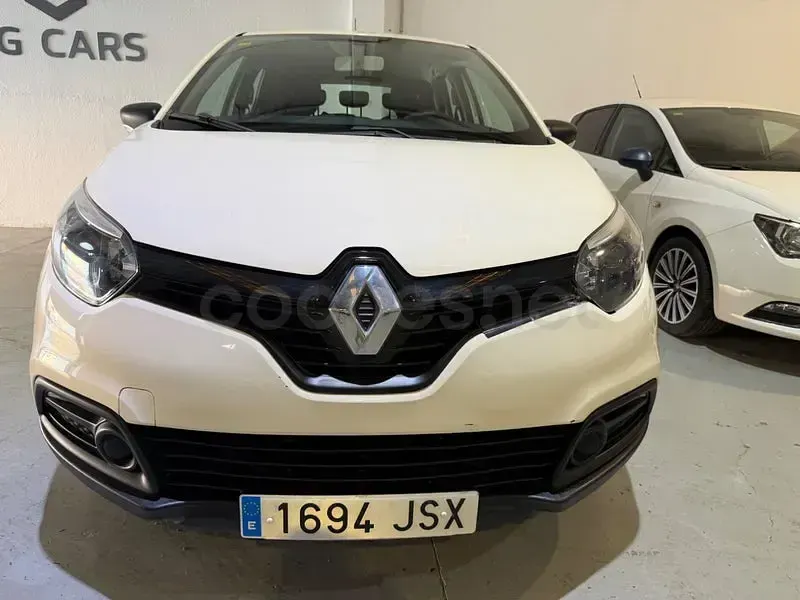 Usado Renault Captur Intens 90 CV (66 kW) 2017 Beige SUV
